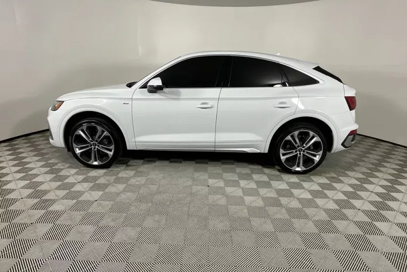 2021 Audi Q5 Sportback 45 Premium Plus photo 1