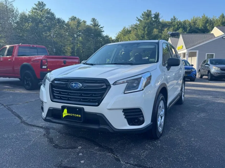 2023 Subaru Forester Base photo 1