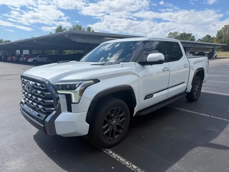 2023 Toyota Tundra Platinum photo 1