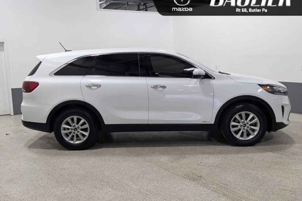 2020 Kia Sorento LX photo 1