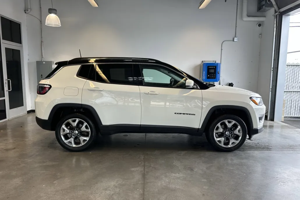 2021 Jeep Compass Limited photo 1