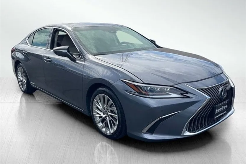 2021 Lexus ES 300h Ultra Luxury photo 1