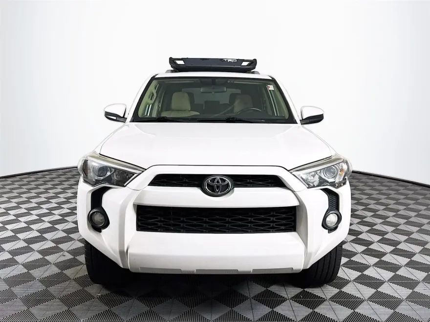 2015 Toyota 4Runner SR5 photo 1