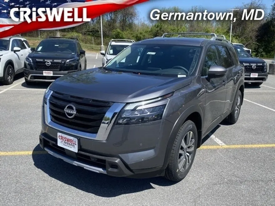 2025 Nissan Pathfinder SL photo 1