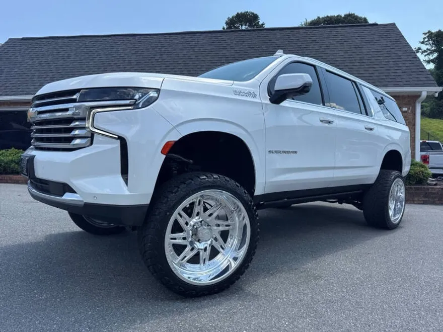 2021 Chevrolet Suburban High Country photo 1