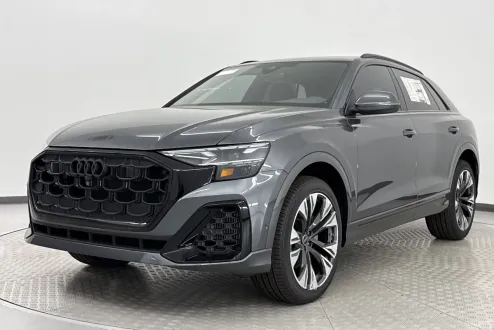 2025 Audi Q8 55 Premium Plus photo 3