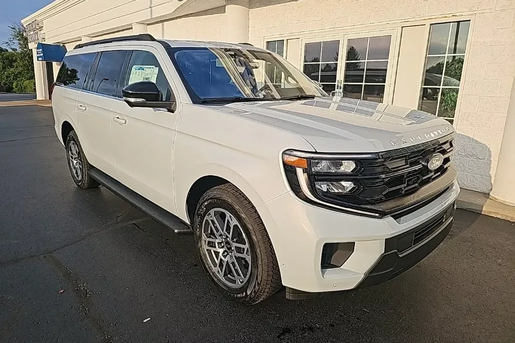 2025 Ford Expedition MAX Base photo 1