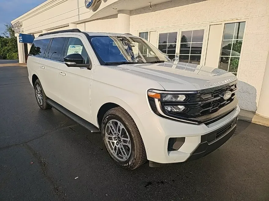 2025 Ford Expedition MAX Base photo 1