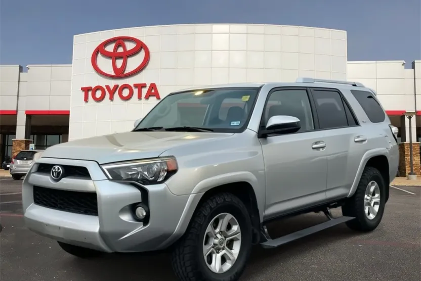 2016 Toyota 4Runner SR5 photo 1