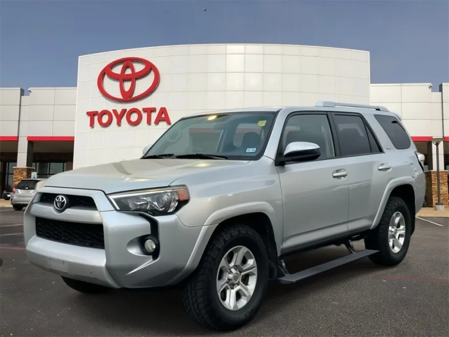 2016 Toyota 4Runner SR5 photo 1