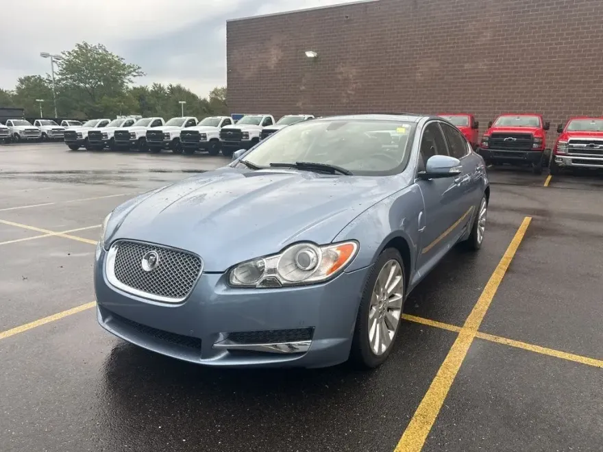 2009 Jaguar XF Premium Luxury photo 1
