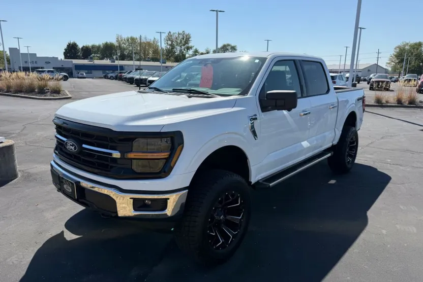 2024 Ford F-150 XLT photo 1