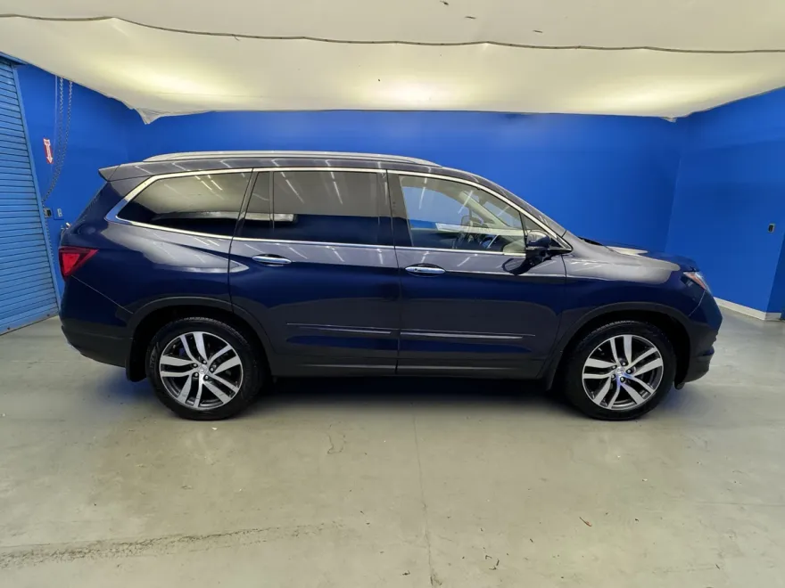 2018 Honda Pilot Touring photo 1