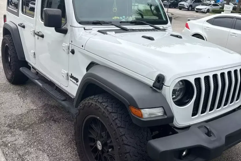2020 Jeep Wrangler Unlimited Sport Altitude photo 1
