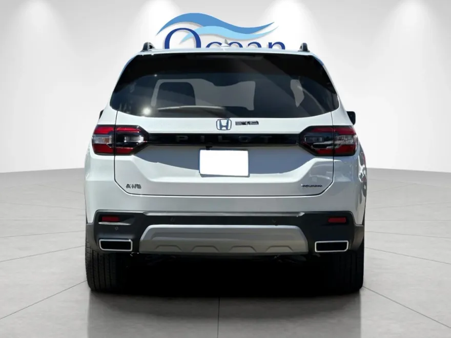 2025 Honda Pilot Touring photo 1