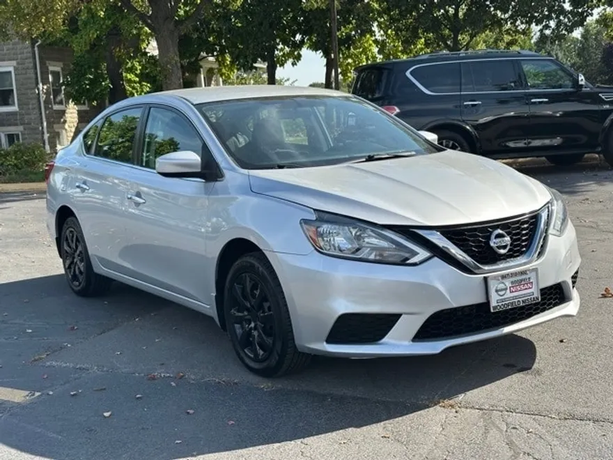 2017 Nissan Sentra SV photo 1