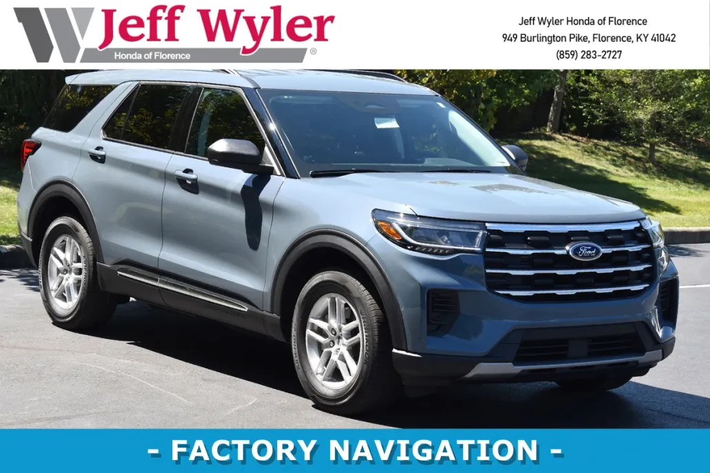 2025 Ford Explorer photo 1