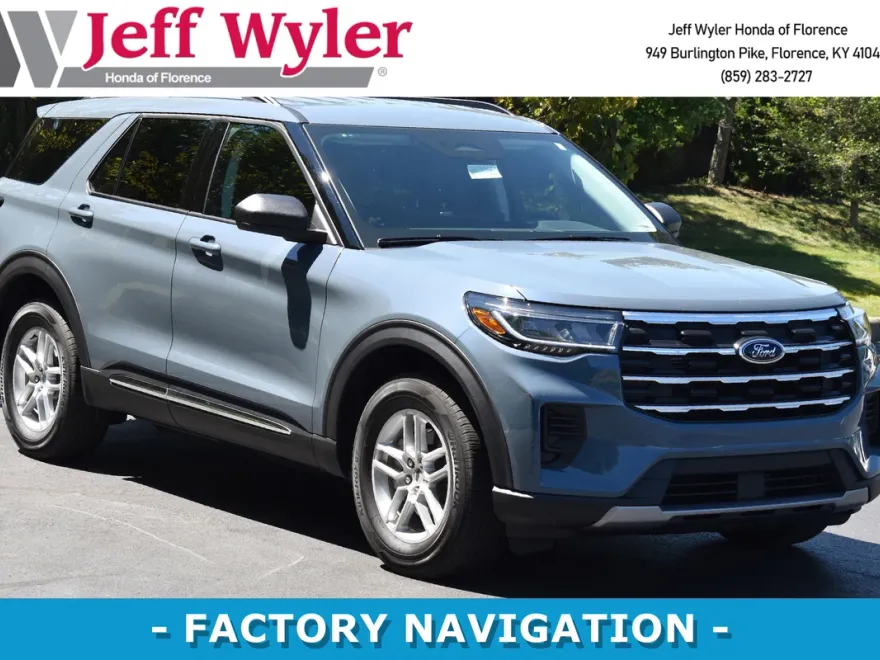 2025 Ford Explorer photo 1