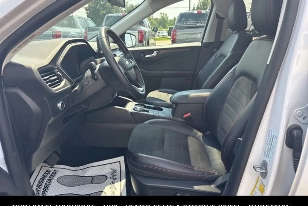 2022 Ford Escape SEL photo 1