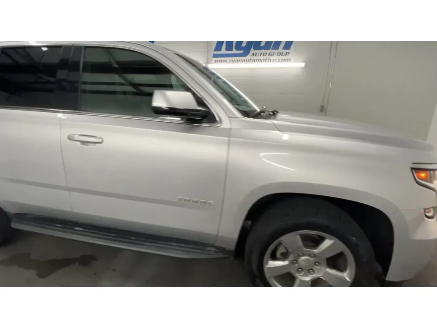 2019 Chevrolet Tahoe LT photo 1
