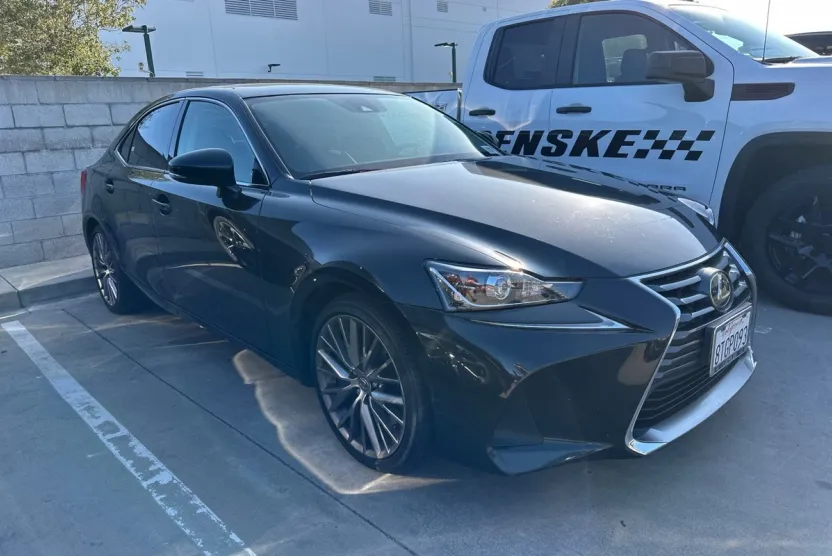 2017 Lexus IS 200t photo 1