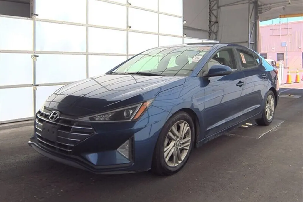 2020 Hyundai Elantra SEL photo 1