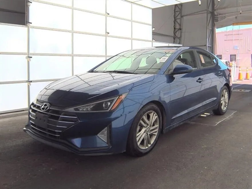 2020 Hyundai Elantra SEL photo 1