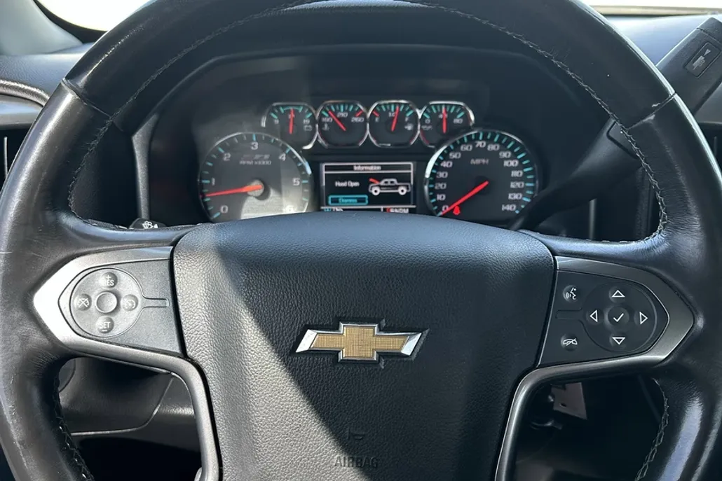 2016 Chevrolet Silverado 1500 LT photo 1