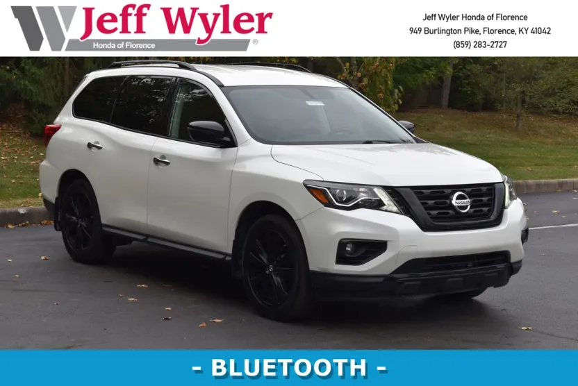 2018 Nissan Pathfinder SL photo 1