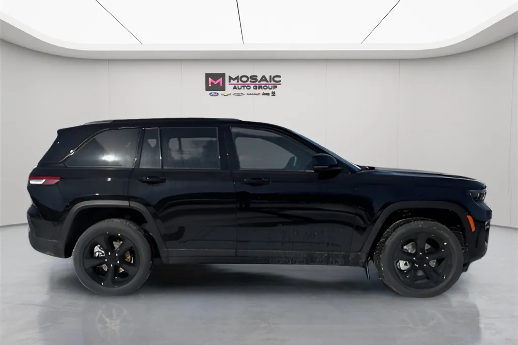 2025 Jeep Grand Cherokee Limited photo 1