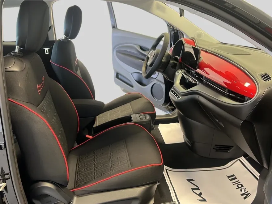 2024 Fiat 500e photo 18