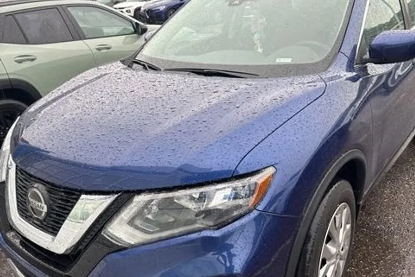 2020 Nissan Rogue photo 1