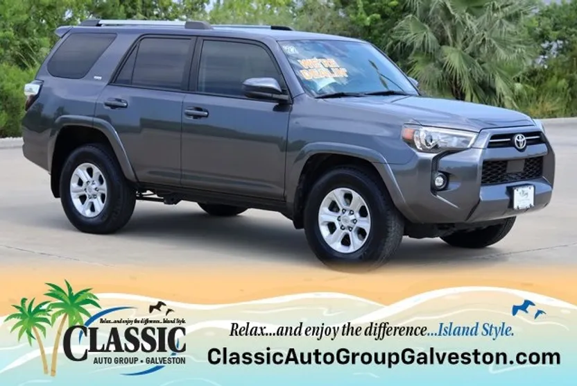 2022 Toyota 4Runner SR5 photo 1