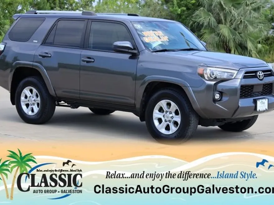 2022 Toyota 4Runner SR5 photo 1