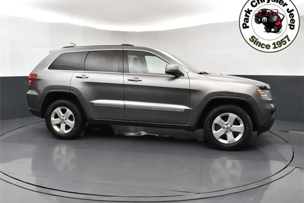2013 Jeep Grand Cherokee Laredo photo 1