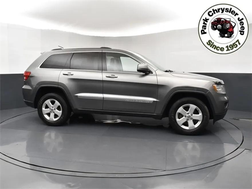 2013 Jeep Grand Cherokee Laredo photo 1