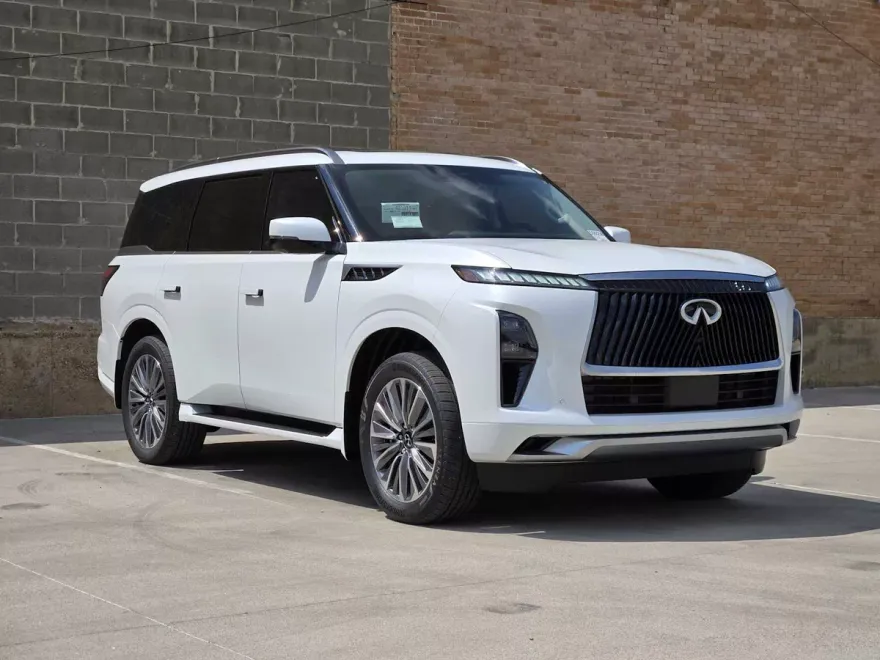 2026 Infiniti QX80 Luxe photo 1