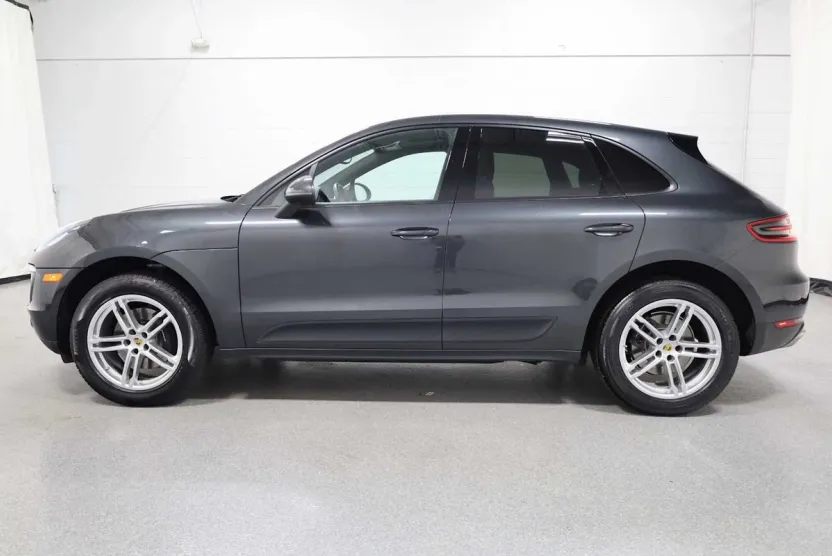 2018 Porsche Macan photo 1