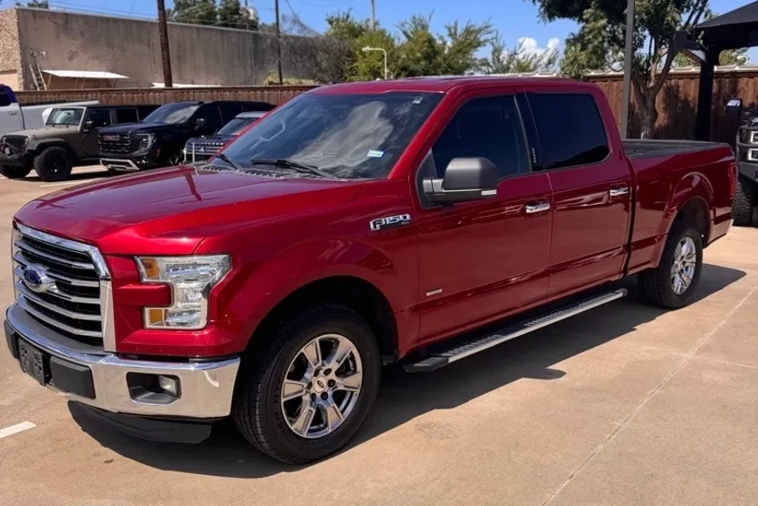 2016 Ford F-150 XLT photo 1