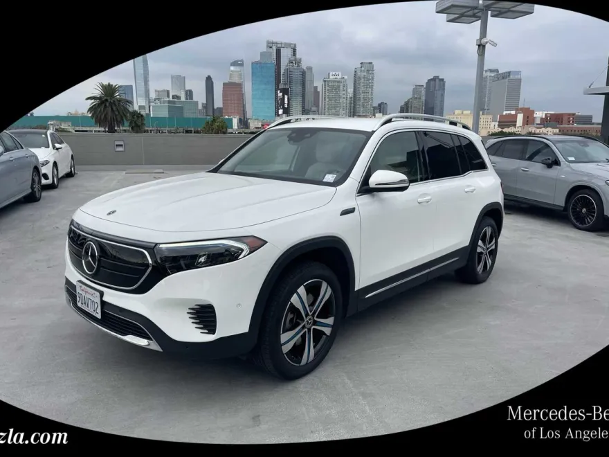 2022 Mercedes Benz EQB 300 4MATIC photo 1