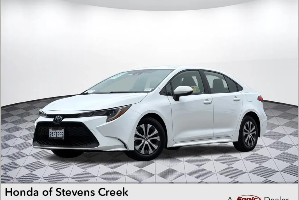 2022 Toyota Corolla Hybrid LE photo 1