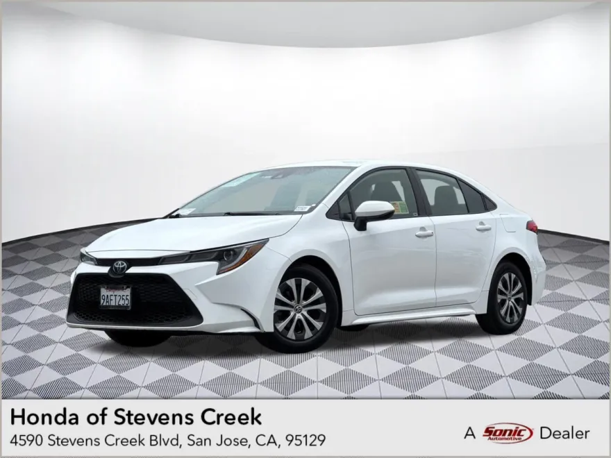 2022 Toyota Corolla Hybrid LE photo 1