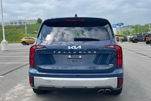 2024 Kia Telluride S photo 1