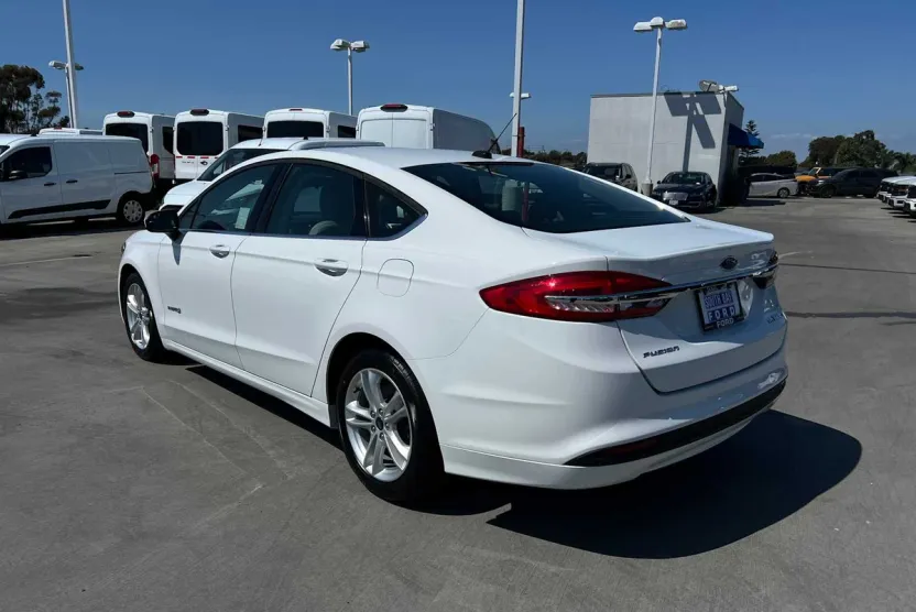 2018 Ford Fusion Hybrid S photo 1