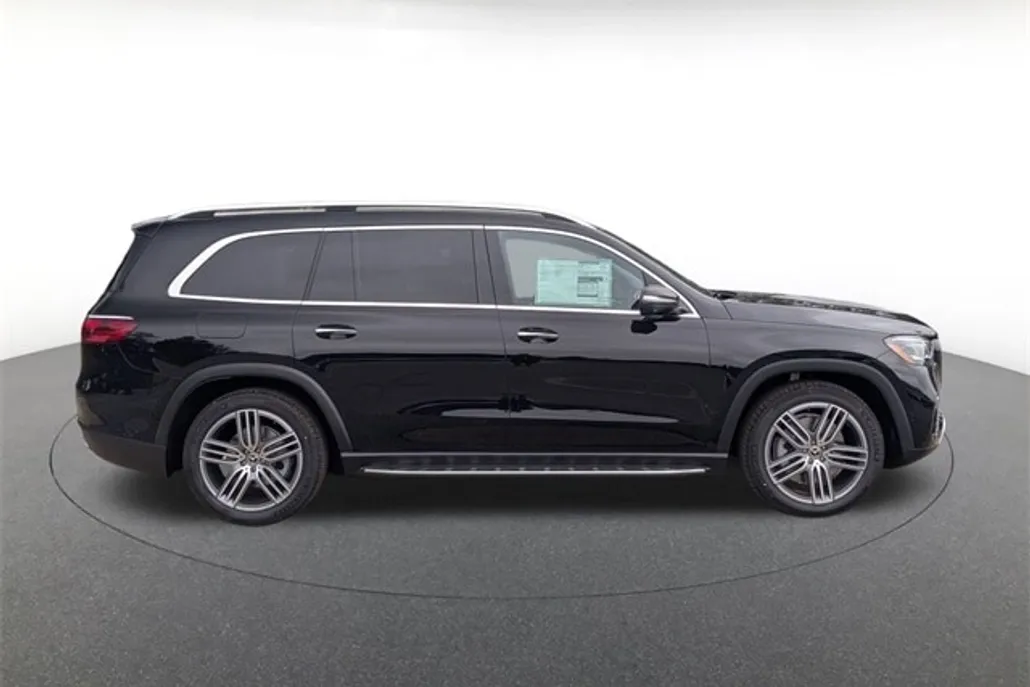 2026 Mercedes Benz GLS 450 4MATIC photo 1