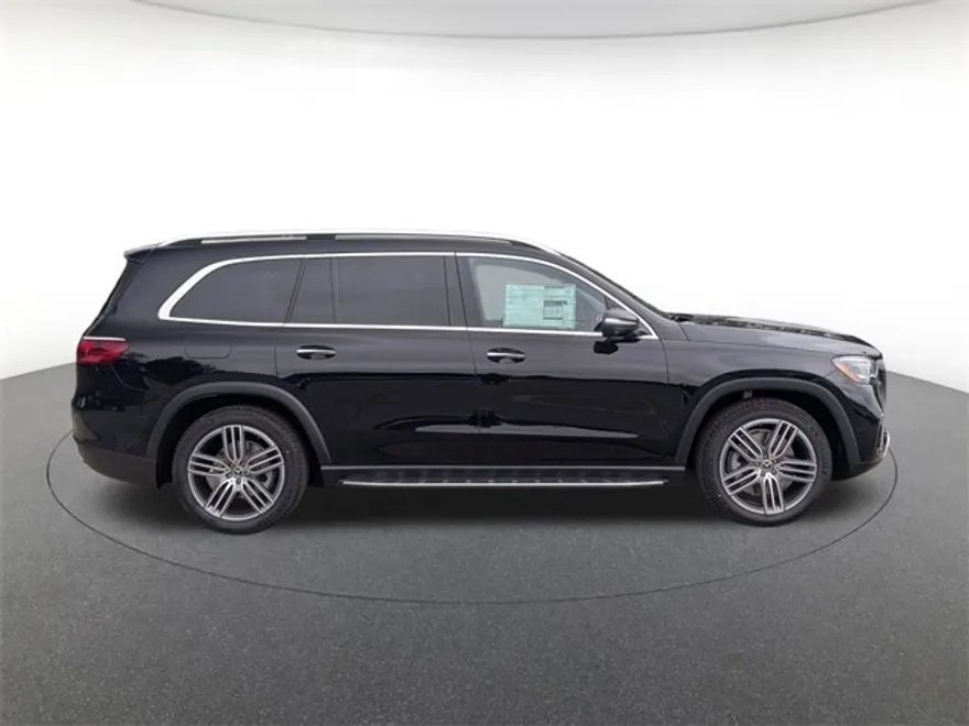 2026 Mercedes Benz GLS 450 4MATIC photo 1