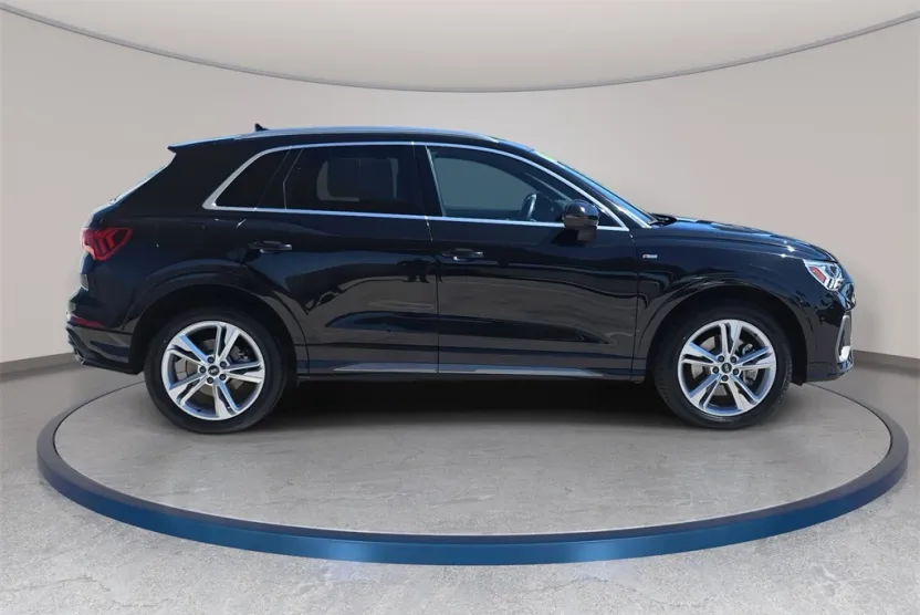2022 Audi Q3 Premium Plus S line photo 1