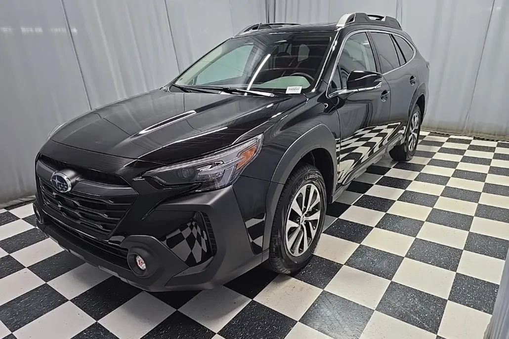 2025 Subaru Outback Premium photo 1
