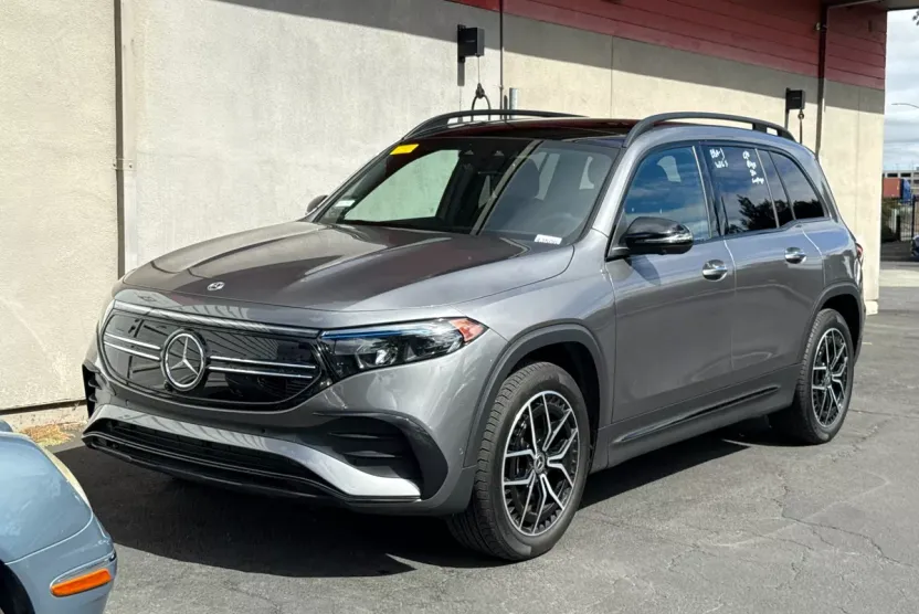 2023 Mercedes Benz EQB 300 4MATIC photo 1