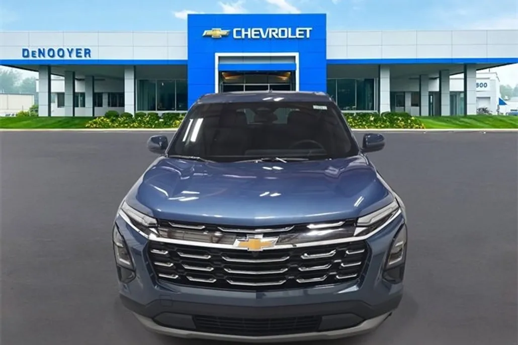 2026 Chevrolet Equinox LT photo 1